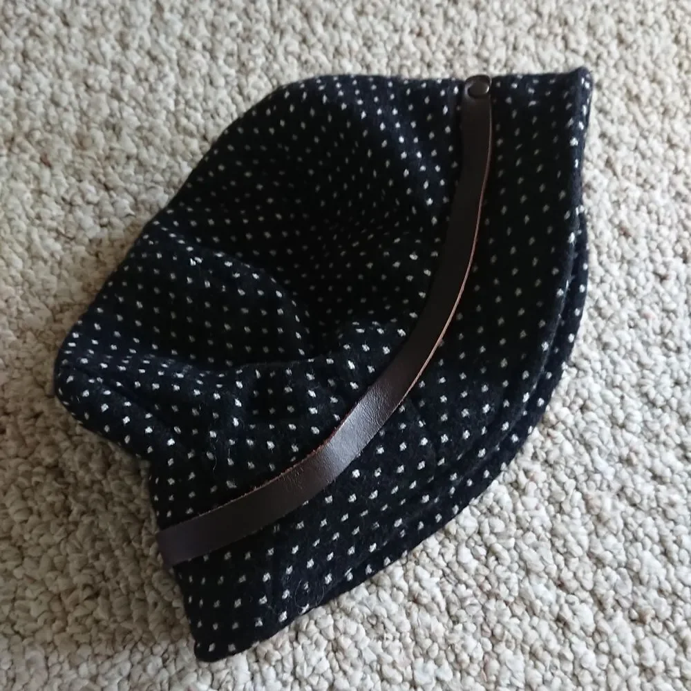 Italy yarn/wool black white dotted winter hat